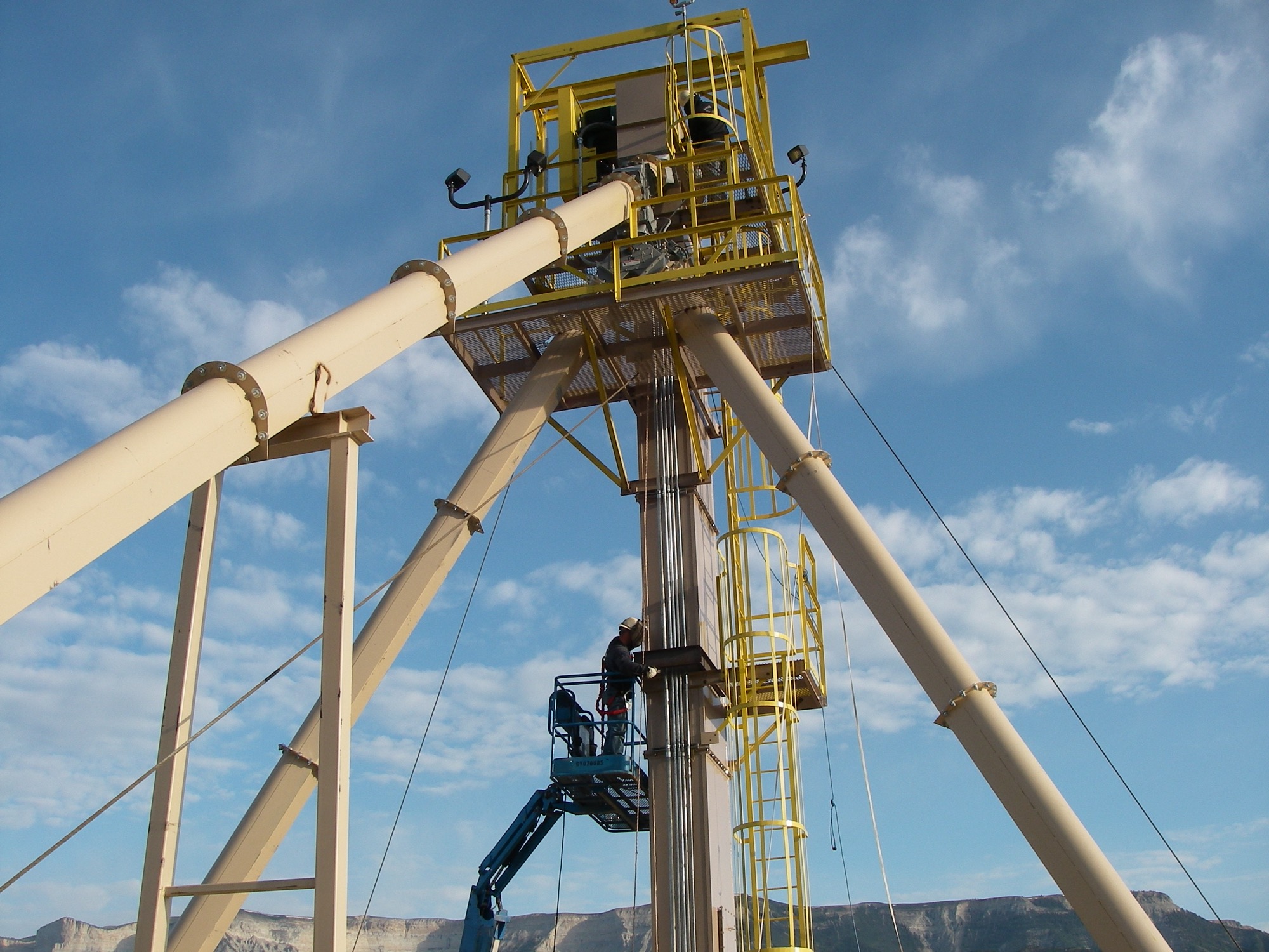 Mechanical conveyors—screw, belt, drag—and bucket elevator moving bulk solids