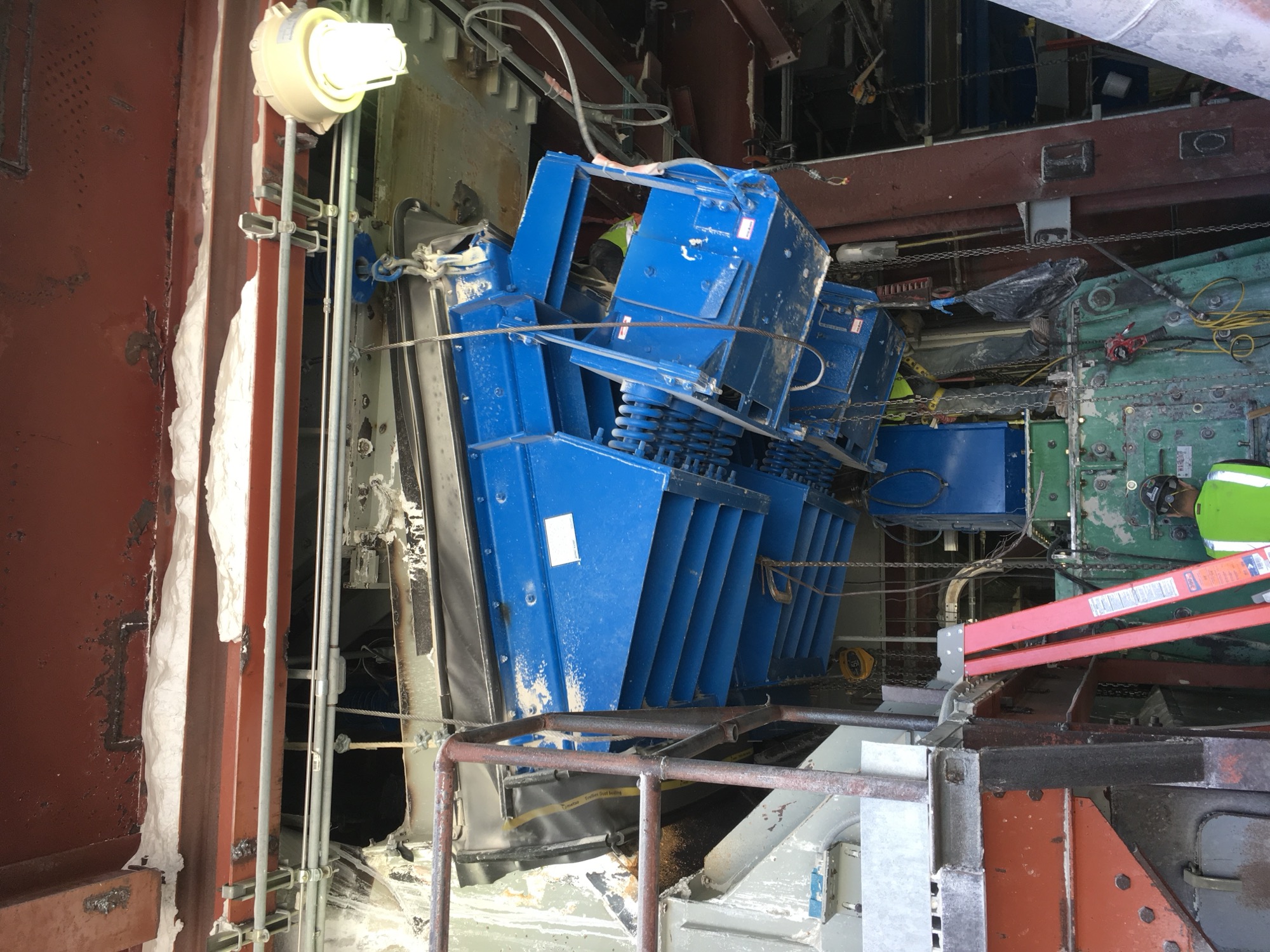 Loss-in-weight, weigh belt and vibratory feeders with load cells and PLC controls for precise dosing and batching