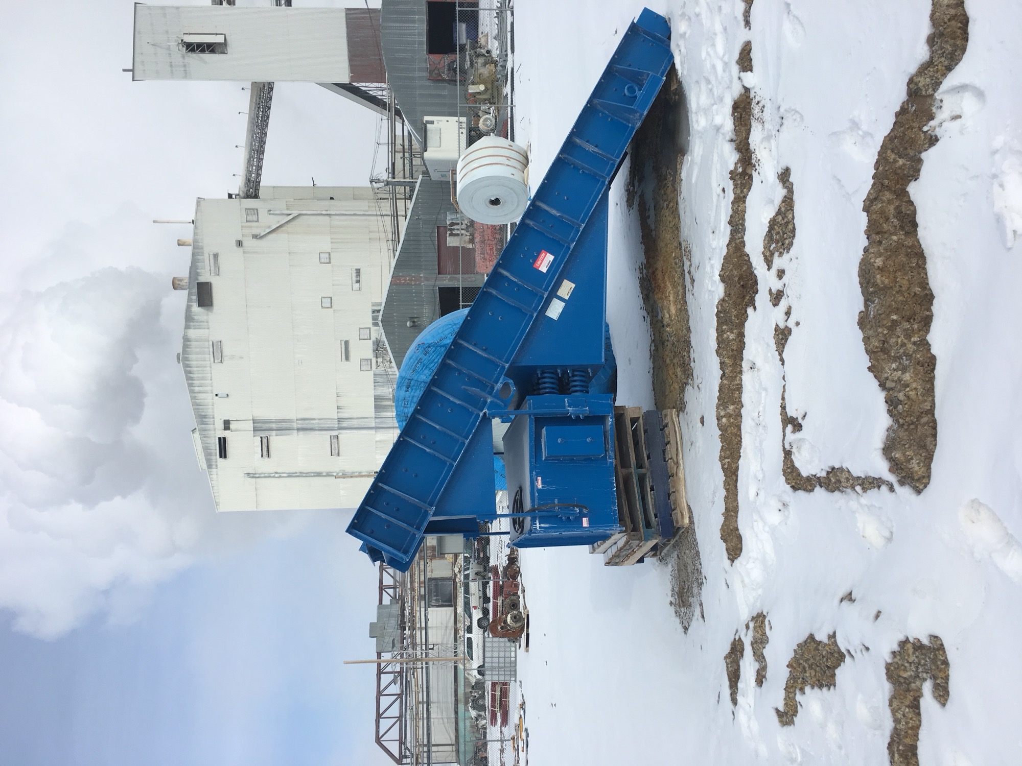 Loss-in-weight, weigh belt and vibratory feeders with load cells and PLC controls for precise dosing and batching