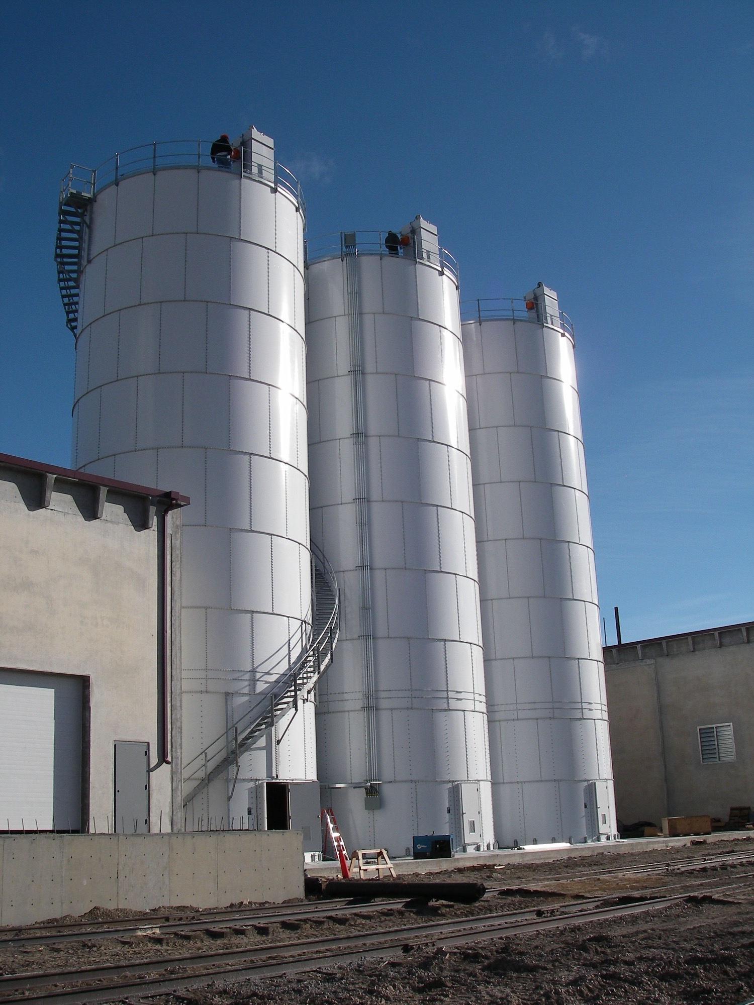 Storage Silos, Truck and Railcar Loading Systems