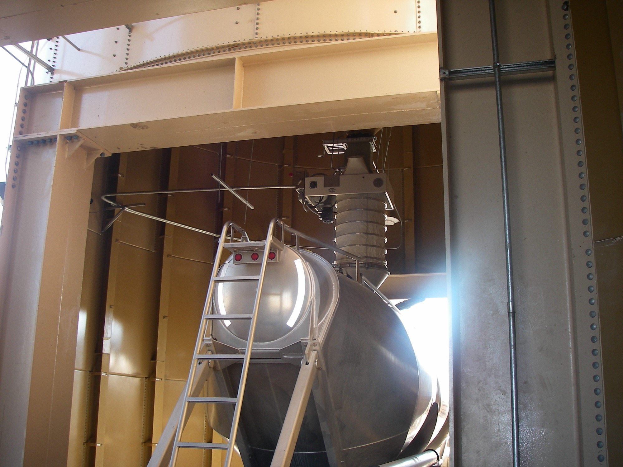 Storage Silos, Truck and Railcar Loading Systems