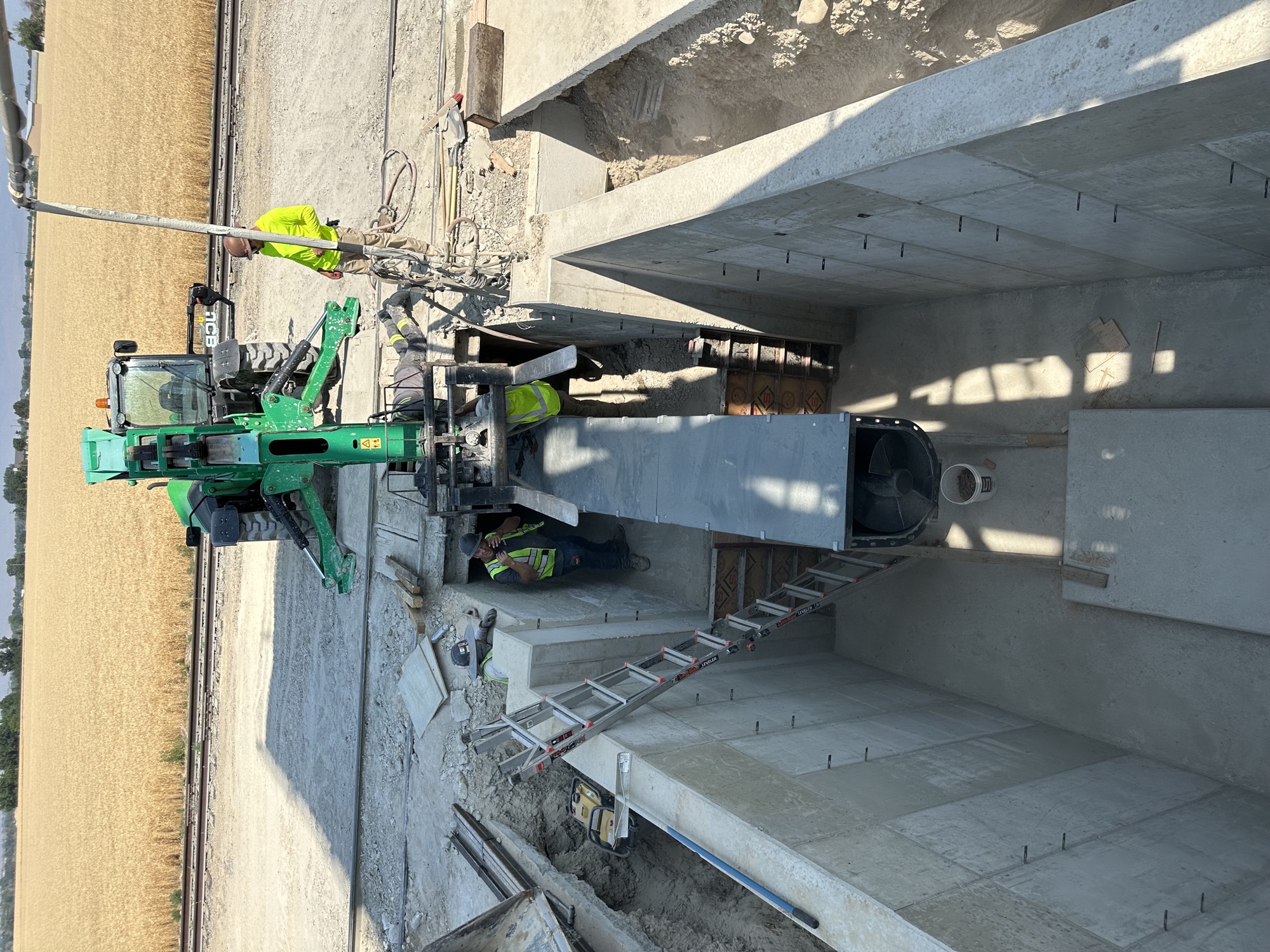 Storage Silos, Truck and Railcar Loading Systems